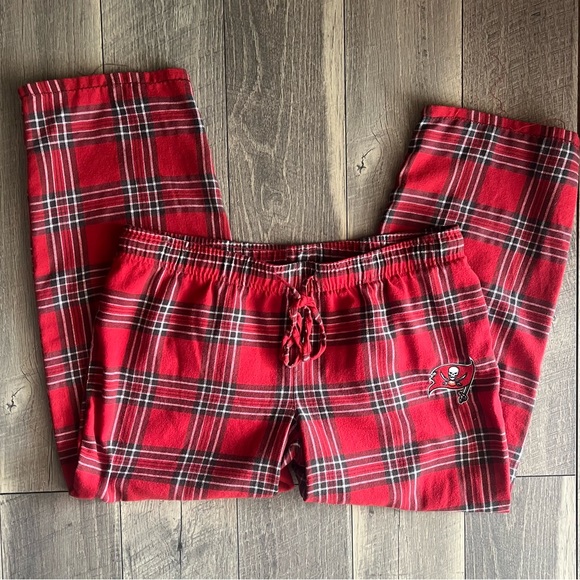 🏈♥️😴NFL Tampa Bay Buccaneers Woman’s PJ Bottoms Size Large - Picture 5 of 6